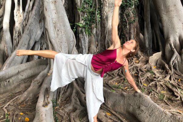 Viviana albero bosco ardha chandrasana yoga