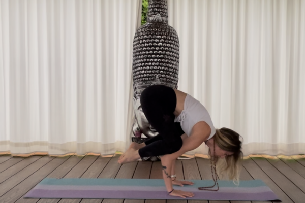 Karla Rossette yoga kakasana hotel giardino ascona